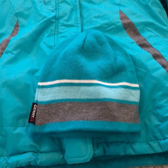 Great bundle of ski pants jacket and hat! - Picture 4 of 6